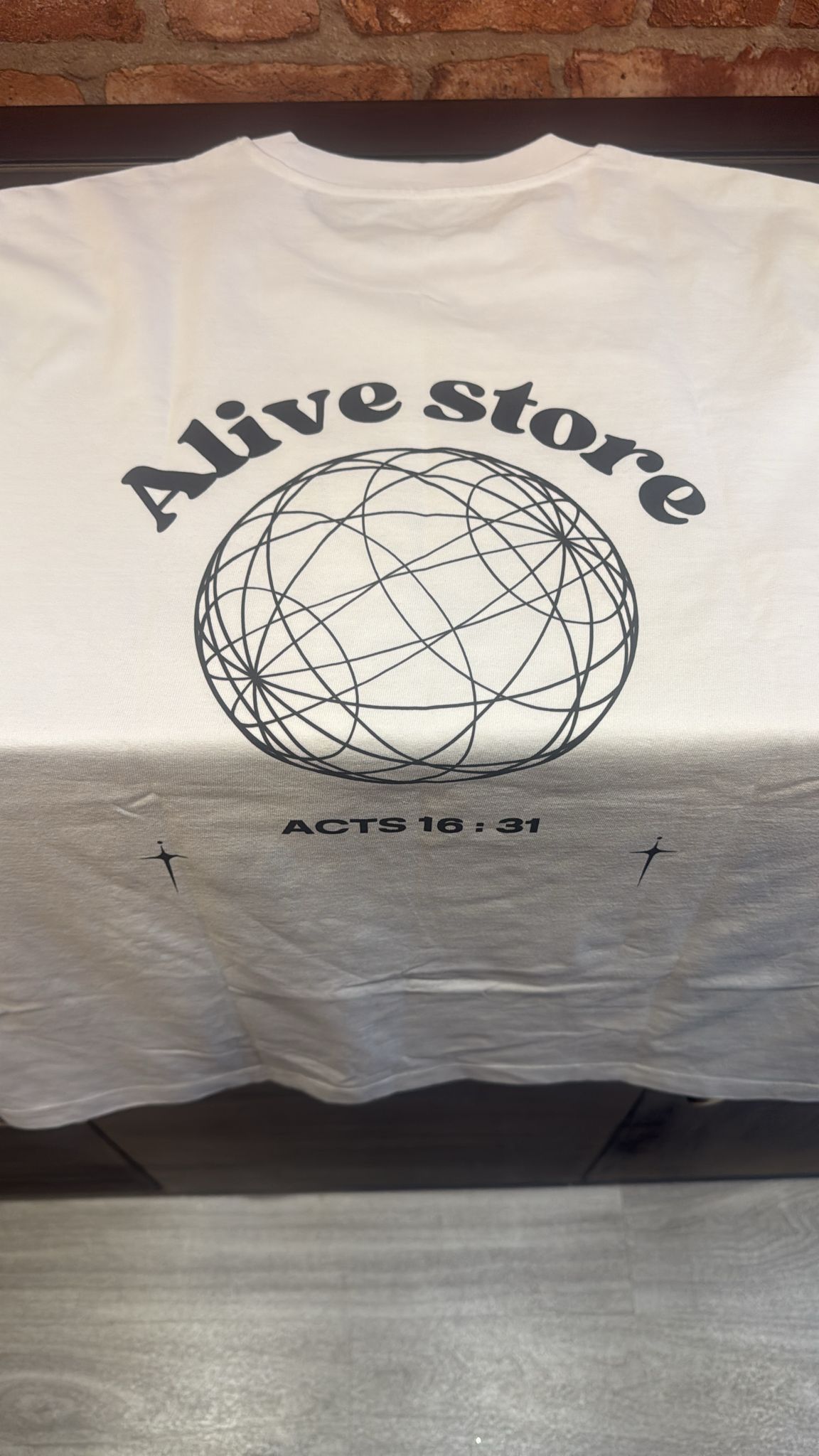 Alive Acts 16:31 + 1 redbull gratis